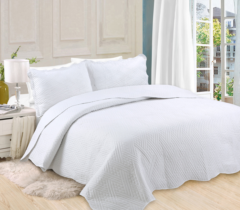 Solid super soft embroidery 3pc quilt set scallop edge